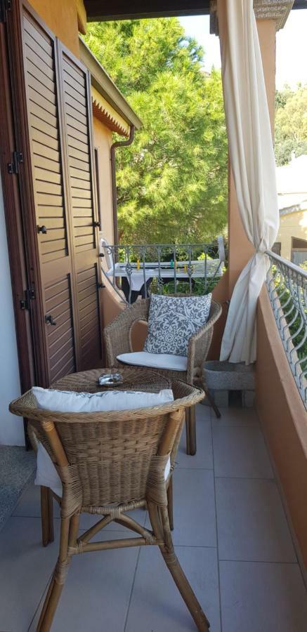 Il Girasole Bed & Breakfast Domus De Maria Exterior foto